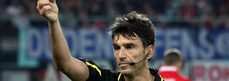 1024px-Massimo_Busacca,_Referee,_Switzerland_(10)-foot-dinfographies-front