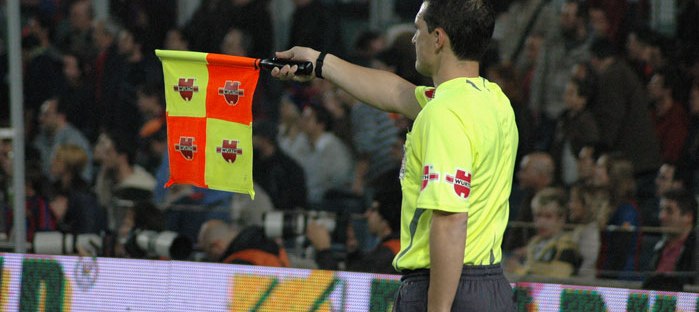 Assistant_referee_VAR-coupe-du-monde-russie-2018-foot-dinfographies-front